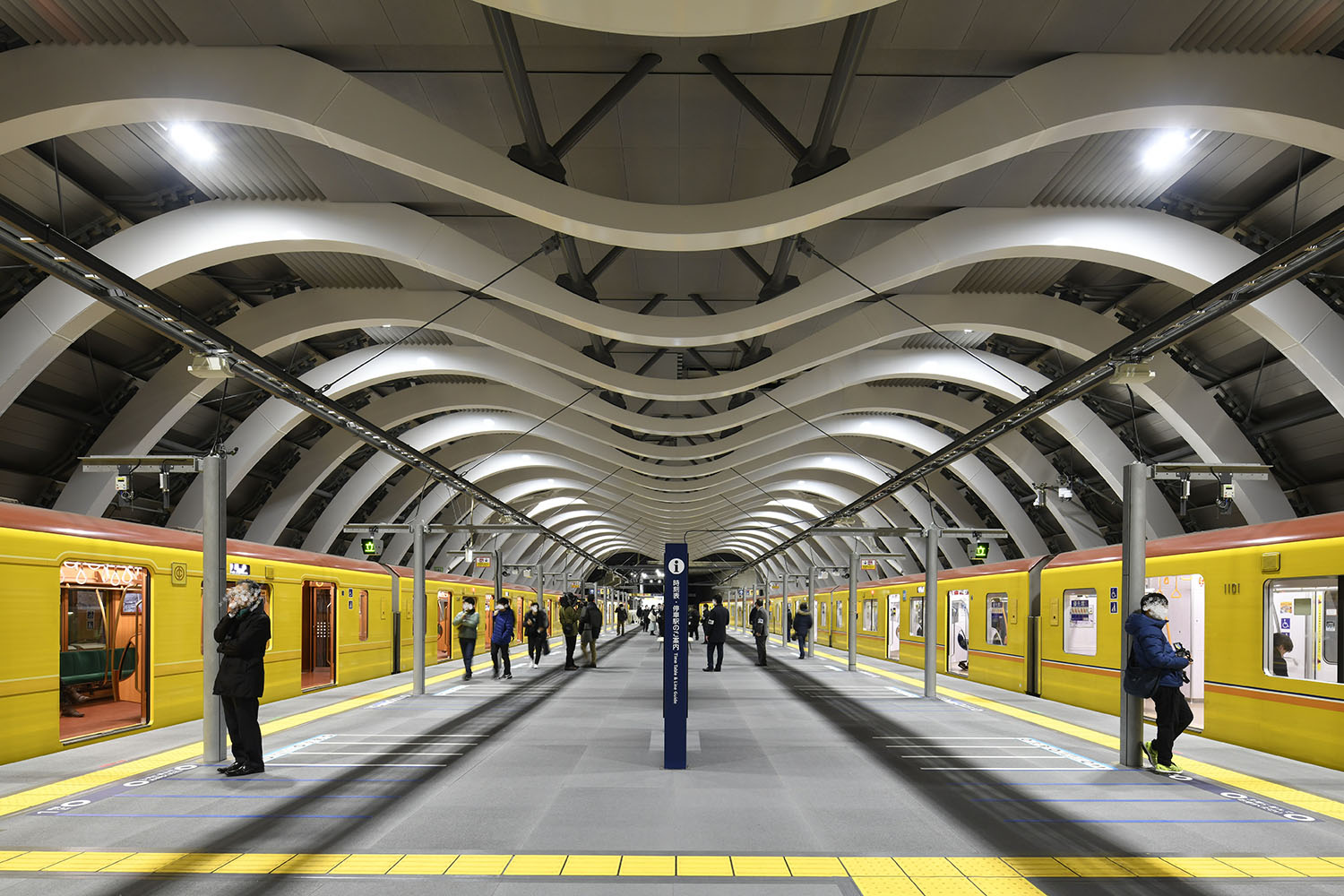 銀座線渋谷駅　新駅舎ホーム開業時モザイク加工済み（転載不可）